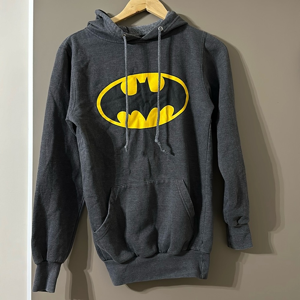 Six Flags Batman sweatshirt no size tag but is a medium